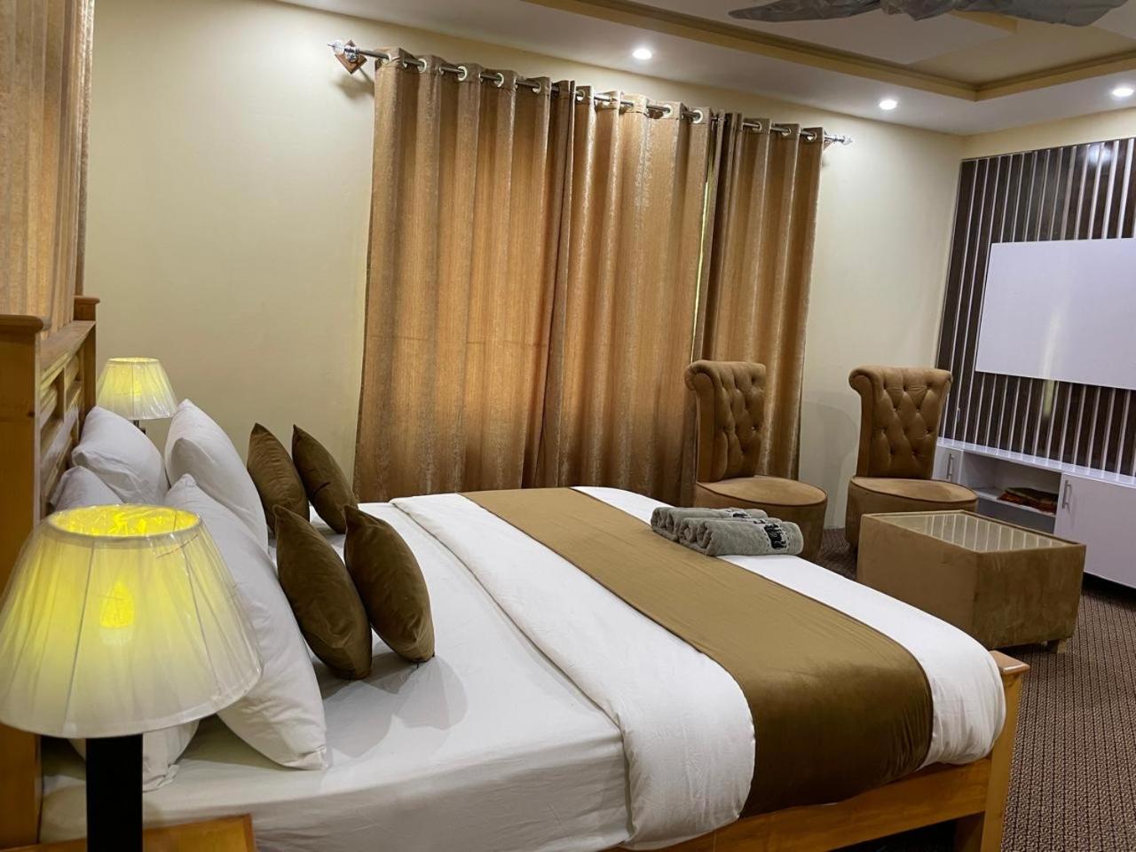 Skardu Saraye Hotel & Resort Exterior photo
