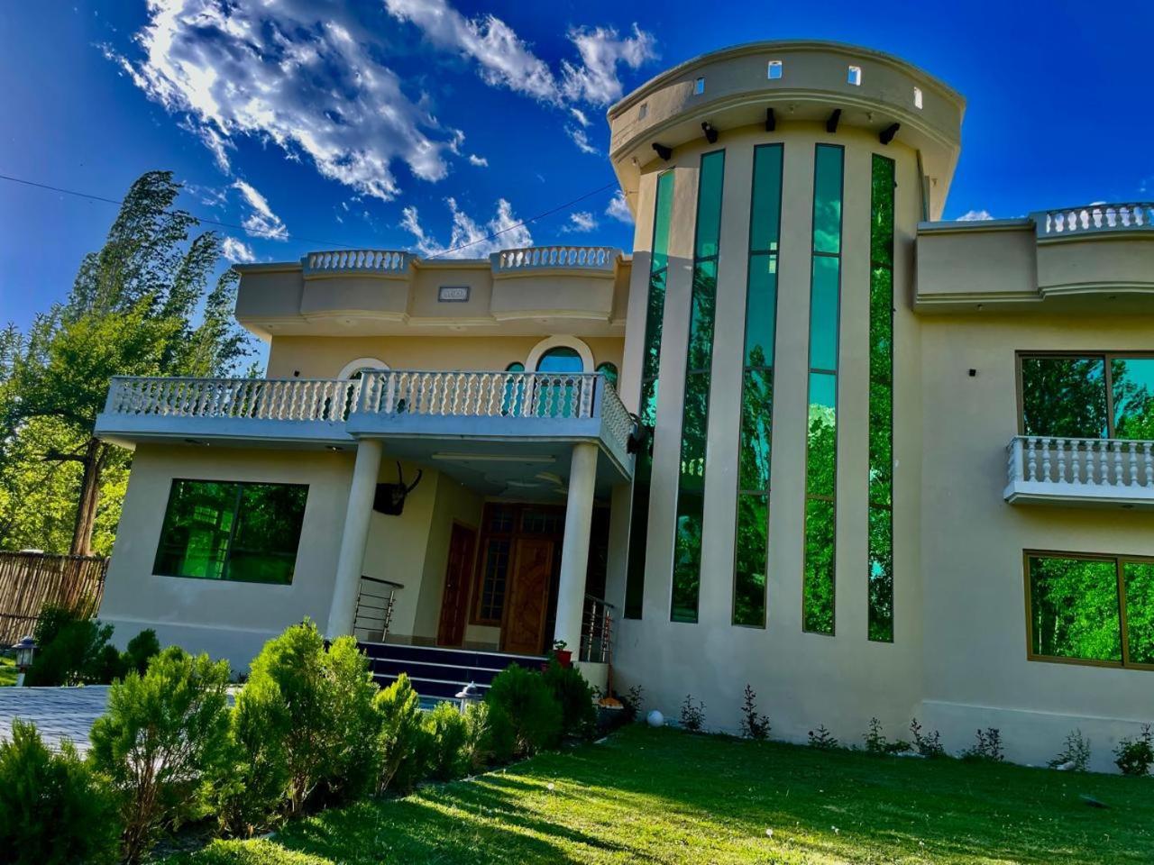 Skardu Saraye Hotel & Resort Exterior photo